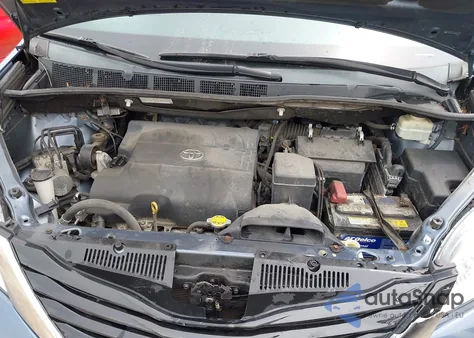 2015 Toyota Sienna Le 7 Passenger/Le 8 Passenger from USA, damaged, VIN 5TDKK3DC4FS684632